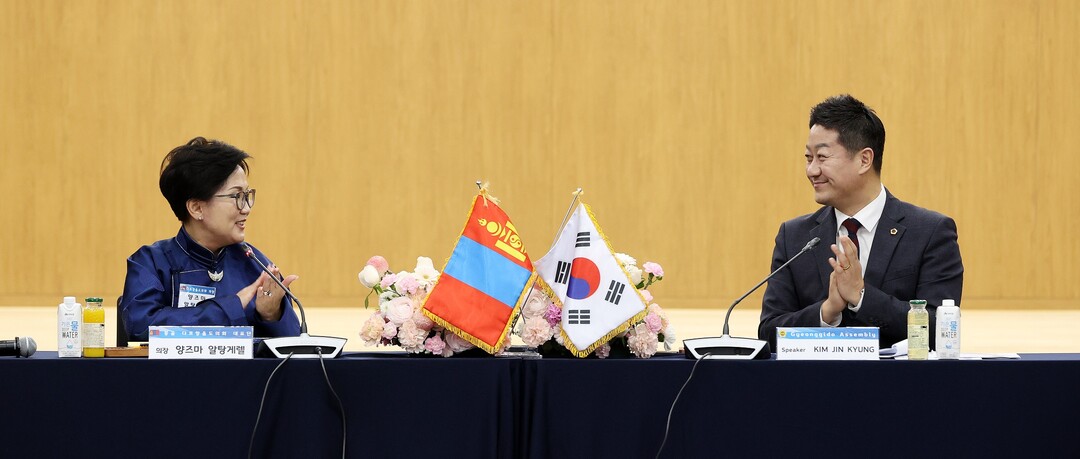 김진경 의장, 4일 몽골 다르항올도의회 대표단 접견. 경기도의회 제공