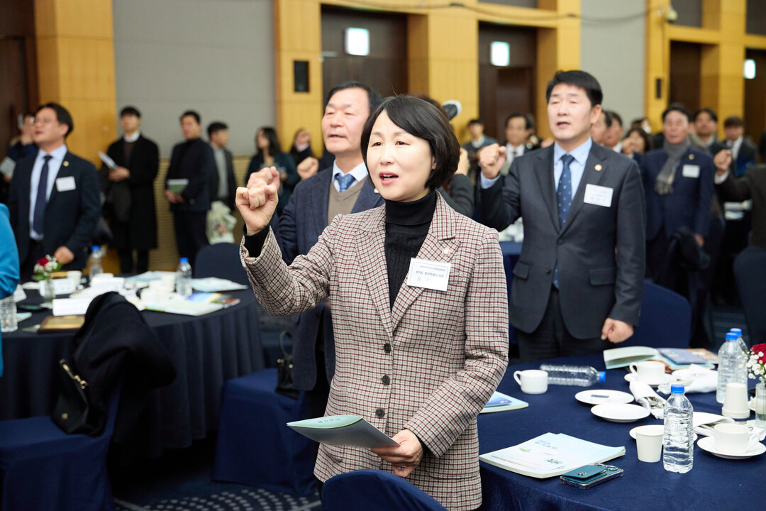 대한민국시군자치구의회의장협의회 2025년도 정기총회에서 유진선 용인특례시의회 의장이 지방의회법 제정을 촉구하고 있다. 용인시의회 제공