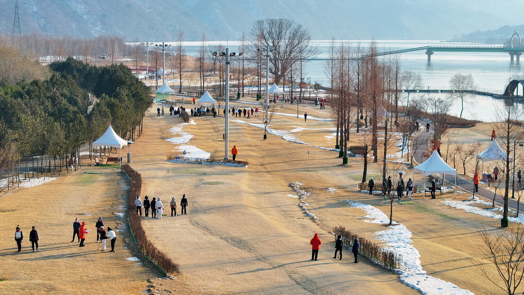 2025 시즌 오픈 전국 파크골프대회 예선전이 열리고 있다.