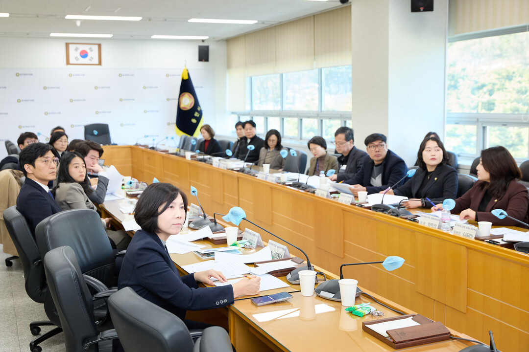 인문사회 융합인재 양성을 위한 간담회가 진행되고 있다.