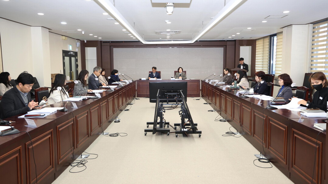 안성시는 지난 26일 김보라 안성시장, 심상해 안성교육지원청 교육장, 이관실 시의원, 교육 관계자들이 참석한 가운데 ‘안성시 교육발전계획 수립 용역 최종보고회’를 개최했다.안성시 제공