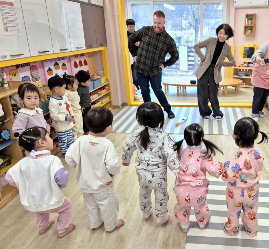 어린이집 원어민 영어교실운영. 의성군 제공 