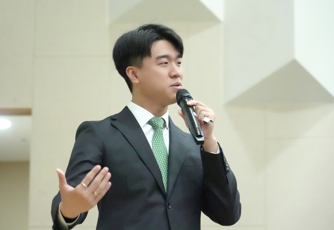 천원궁 천일성전 입궁 승리를 위한 경남교구 순회예배에서 선교활동 간증을 하는 문신출 선교사