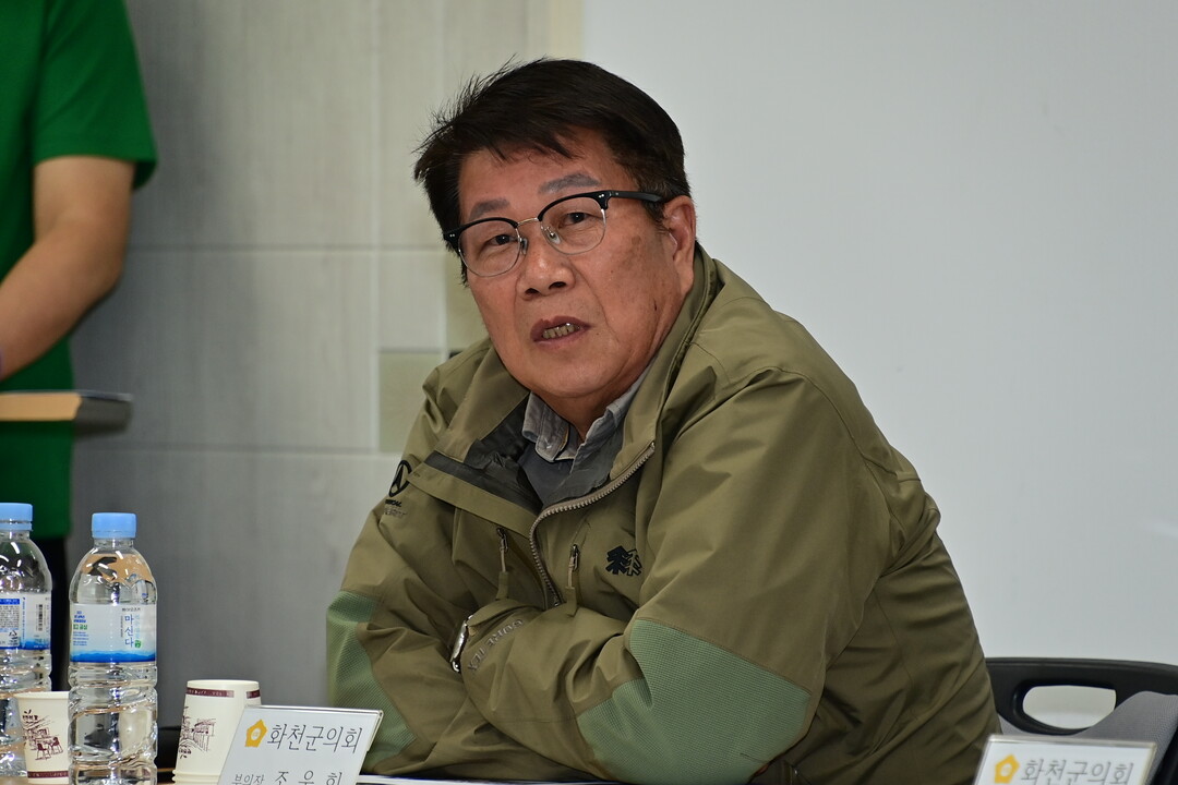 의견을 제시하는 조웅희 부의장