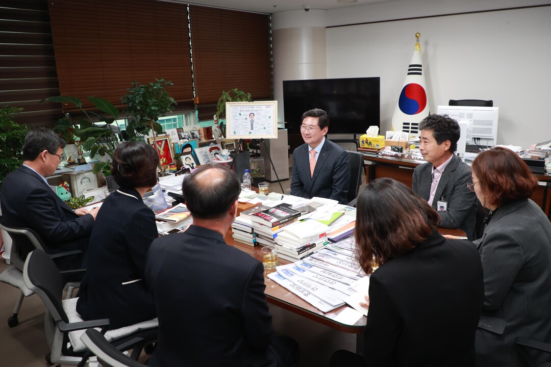 9일 이상일 시장이 이동읍기업인협의회 관계자와 만나 애로사항을 청취했다. 용인시 제공