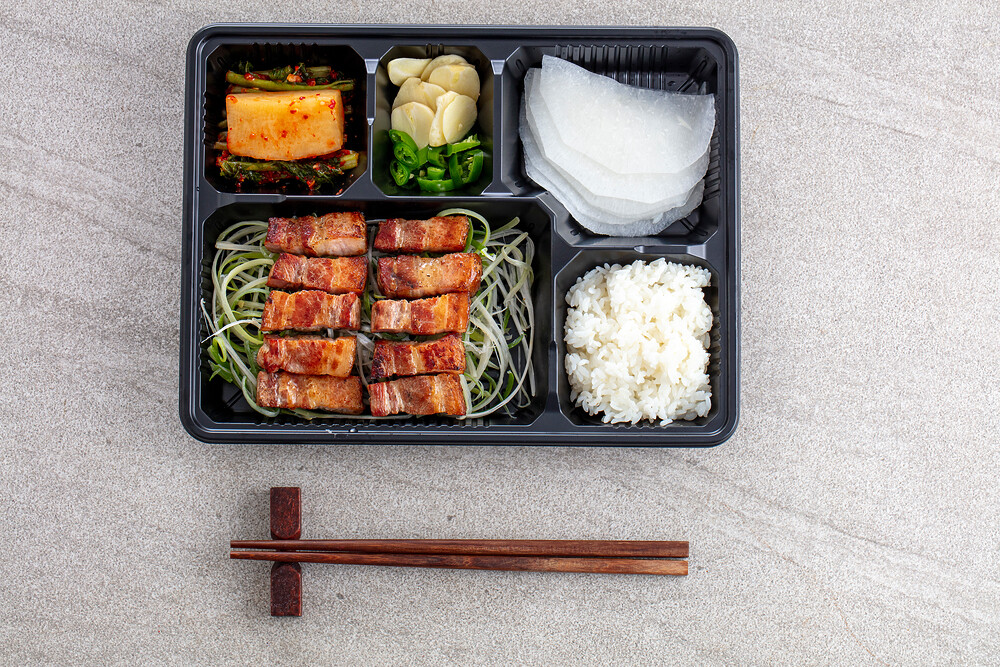 한돈을 활용한 다양한 간편식, 도시락은 영양과 맛을 챙길 수 있어 야외 활동을 즐기는 소비자에게 인기가 높다. 한돈자조금 제공