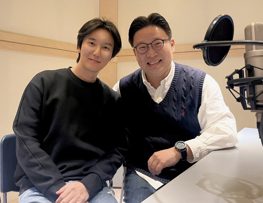 이번 영상을 기획한 서경덕 교수와 내레이션을 맡은 배우 김남길