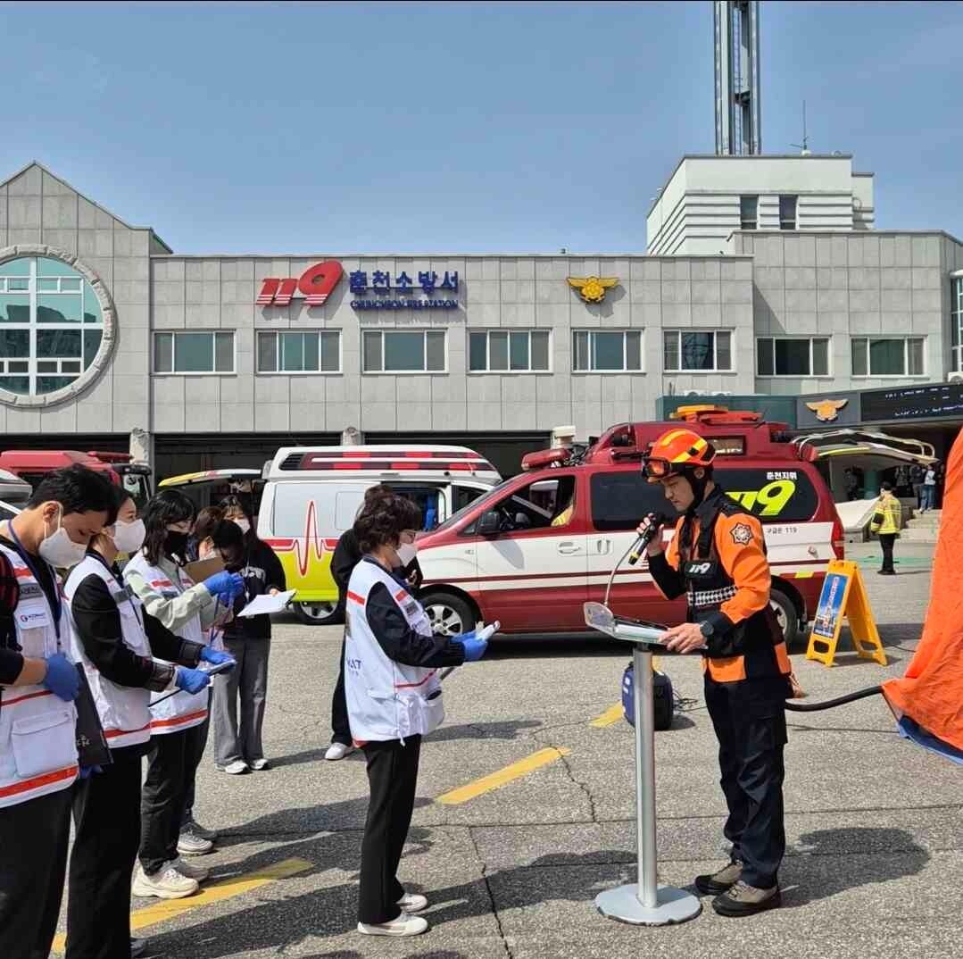 다수사상자 발생 상황을 가정한 구급대응 훈련을 진행하고 있다.