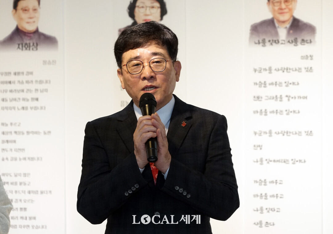 축사하는 신준철 회장