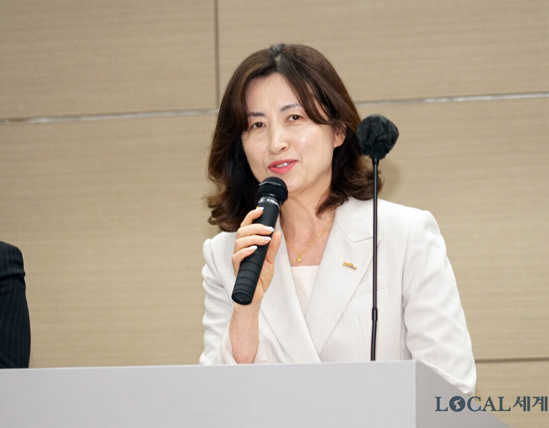김소영 위원장이 ‘2025 강원 복지포럼’에서 인사말을 하고 있다.