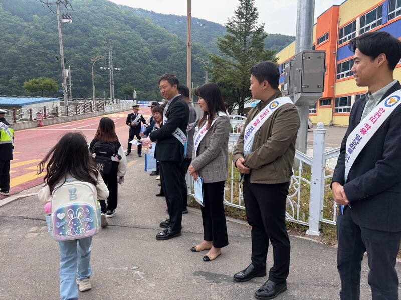화천경찰서 주관, 어린이 교통사고 예방을 위한 유관기관 합동 캠페인