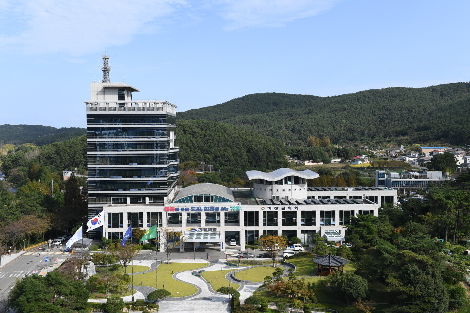 기장군은 24~25년 복지위기가구 발굴 및 지원 분야 평가 우수 지자체로 복지부 장관상을 수상했다.기장군 제공