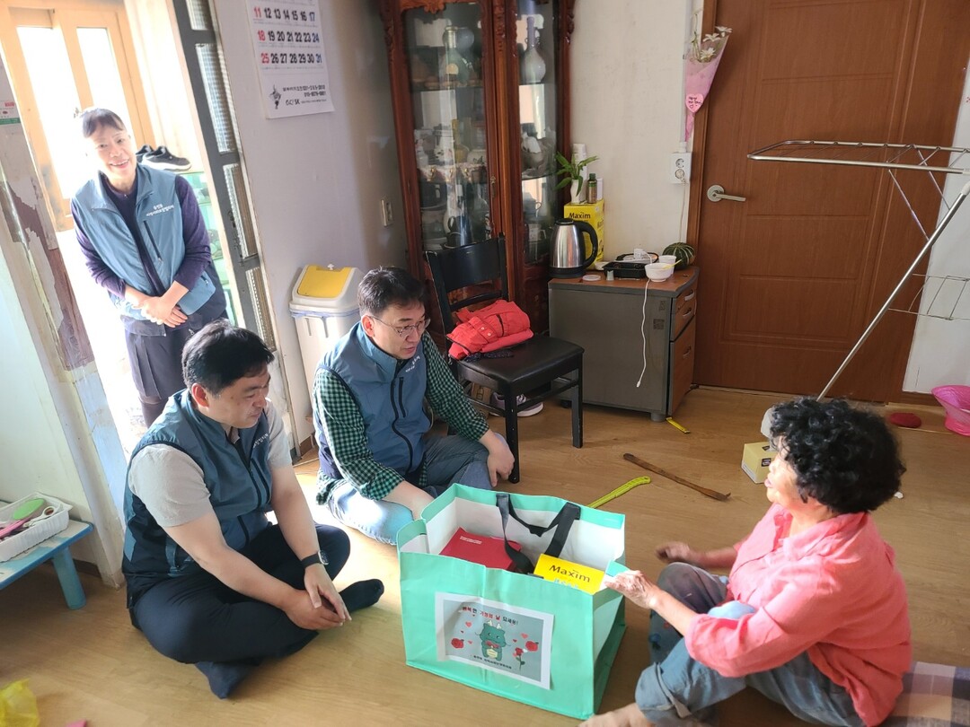 동천동, 저소득가구에 ‘행복꾸러미’ 전달.용인시 제공