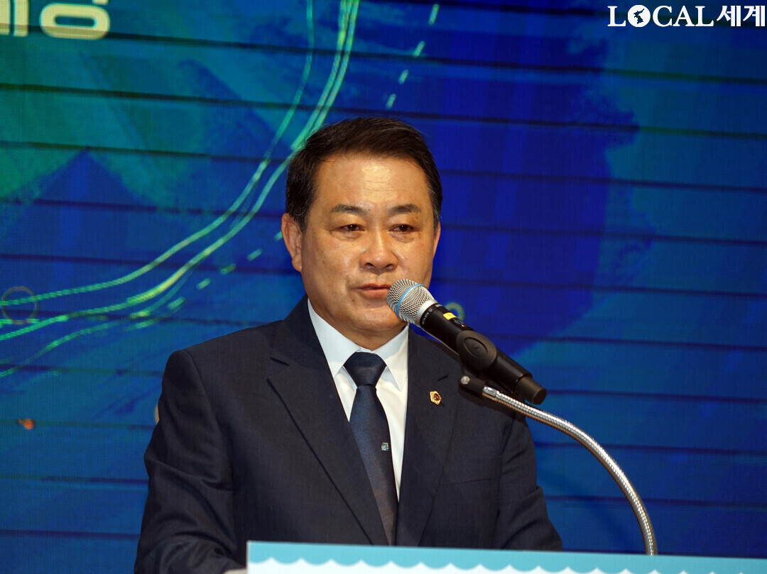 김시성 도의장이 제28회 강원특별자치도 환경대상 시상식에서 축사를 하고 있다. 