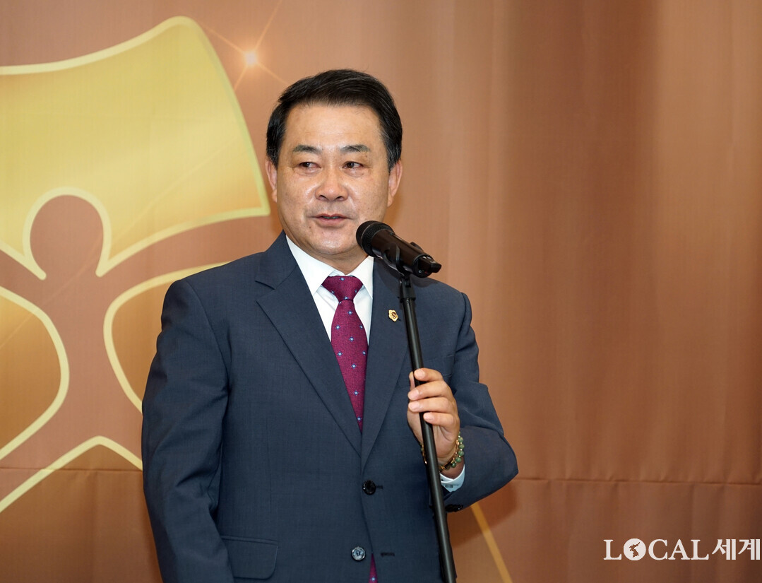김시성 의장이 인사말을 하고 있다. 전경해 기자