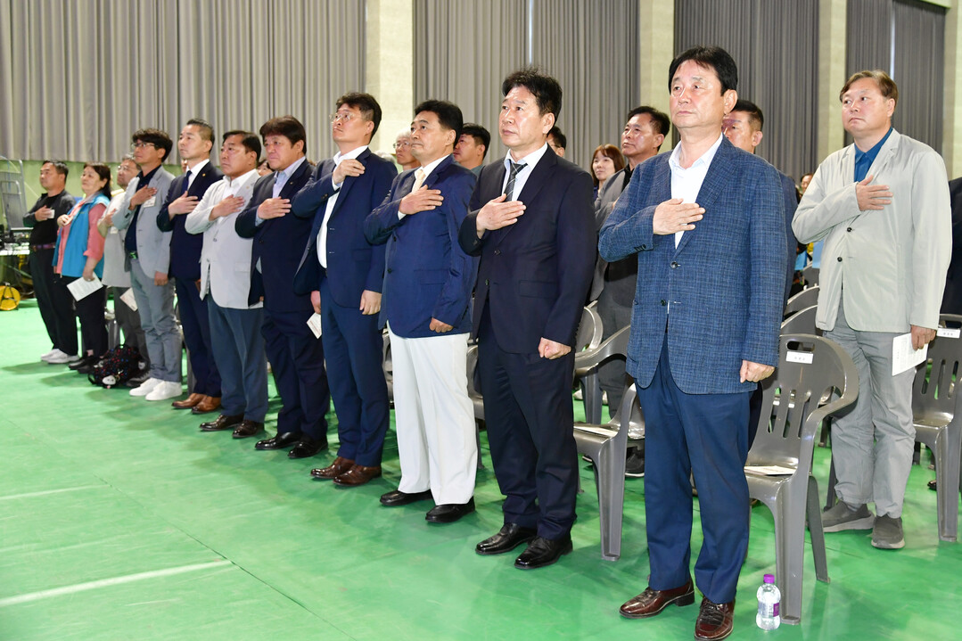 2025 강원특별자치도 농아인 대회가 12일 화천체육관에서 최문순 군수, 이상용 한국농아인협회 강원특별자치도협회 회장, 함종훈 화천군지회장, 류희상 군의장, 박대현 도의원을 비롯해 농아인 회원, 기관 사회 단체장, 자원봉사자 등이 참석한 가운데 열렸다. 