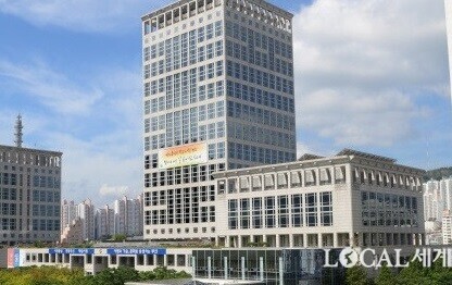 부산시청사 전경. 로컬세계 자료사진