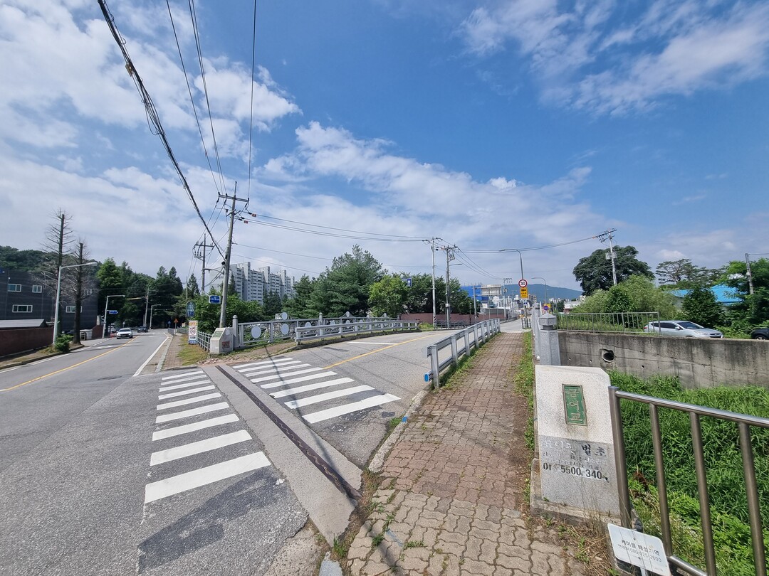 용인시는 처인구 포곡읍 금어리 일원의 도시계획도로 중1-50호 금어교의 2차선 도로를 4차선으로 확장하는 공사를 14일 착공했다고 밝혔다. 용인시 제공