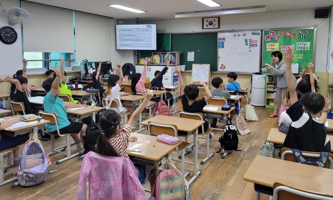 광명시는 치매에 대한 편견 없이 모두가 어울려 살아가는 치매친화 사회를 조성하기 위해