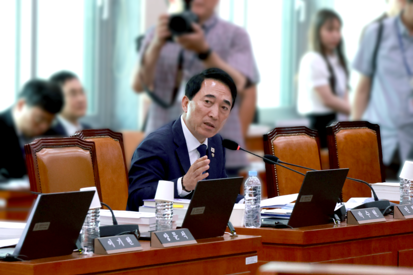 박수현 의원이 지난 29일 최휘영 문화체육관광부 장관 인사청문회에서 지역신문 발전정책의 대전환에 대한 질의를 하고 있다. 박수현 의원실 제공