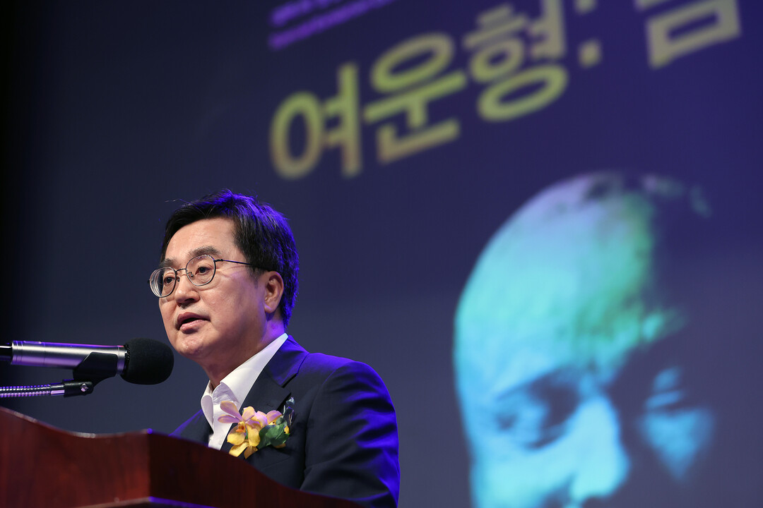 김동연 경기도지사가 ‘광복 80주년’을 맞아 몽양 여운형 선생의 삶을 재조명하는 특별전 개막식에 참석해 한반도 평화와 화합을 기원했다. 경기도 제공