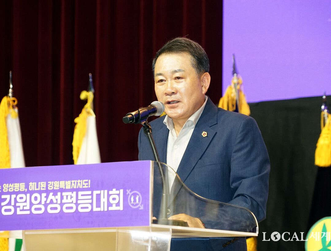 축사하는 김시성 도의장