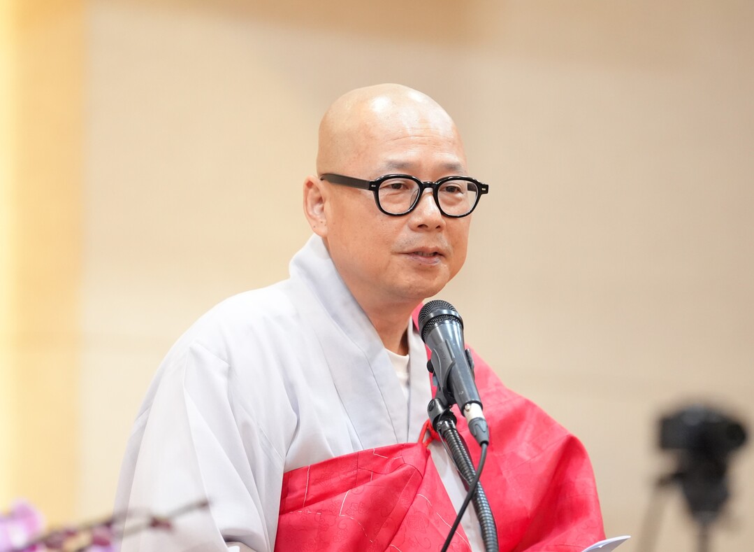 종교 자유 수호를 위한 초종교 기도회에서 인사말씀하는 한국불교태고종 사회부장 법연스님