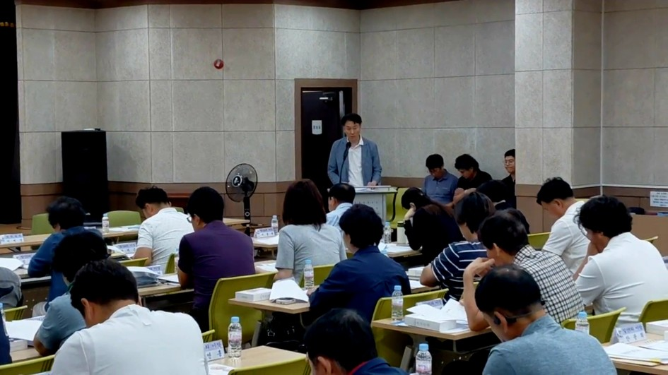  12일 용인특례시 처인구 모현읍 행정복지센터에서 열린 주민설명회 모습. 용인시 제공