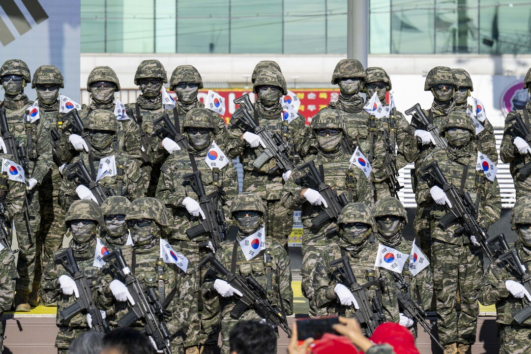 해병대 상륙작전 중 청룡부대 대원들