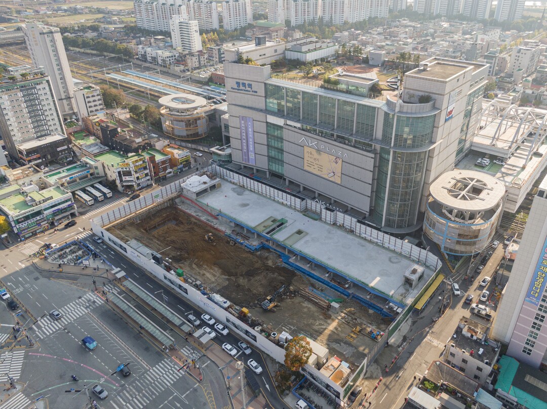 공사 진행 중인 평택역 앞 모습. 평택시 제공 