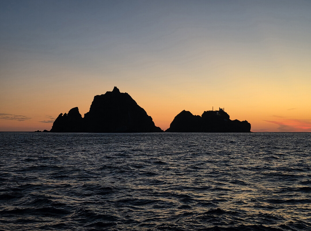 최근 서경덕 교수가 독도 일출을 직접 찍은 장면. 서경덕 교수팀 제공