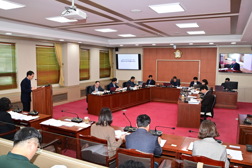 제293회 화천군의회(제2차 정례회) 행정사무감사 특별위원회 감사 3일차가 진행되고 있다