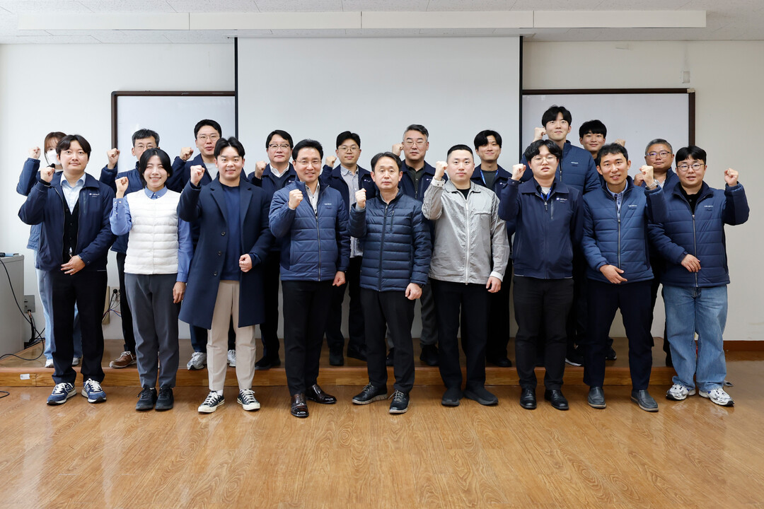 간담회 종료 후 단체사진