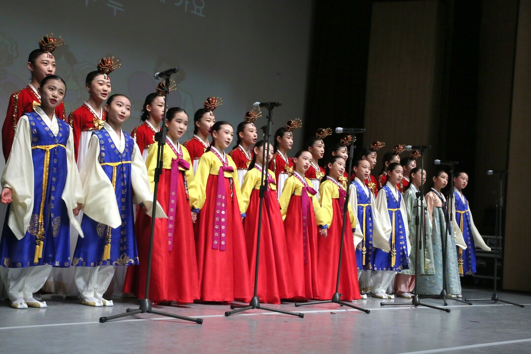 2025 종교문화예술행사에서 공연하는 리틀엔젤스