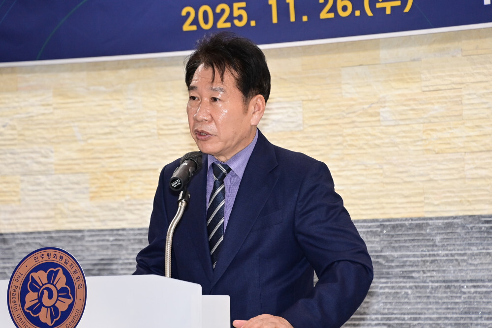 류희상 군의장이 축사를 하고 있다