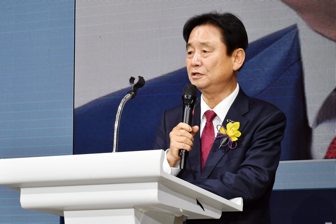 최문순 군수가 재경화천군민회 