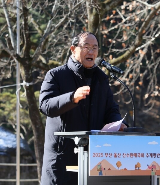 축사를 하고 있는 주종기 부산시평화대사협의회 회장.