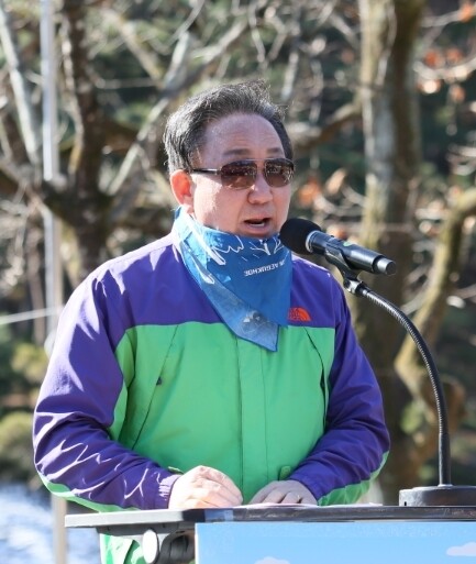 박형준 울산시산수원애국회 회장이 대회사를 하고 있다. 