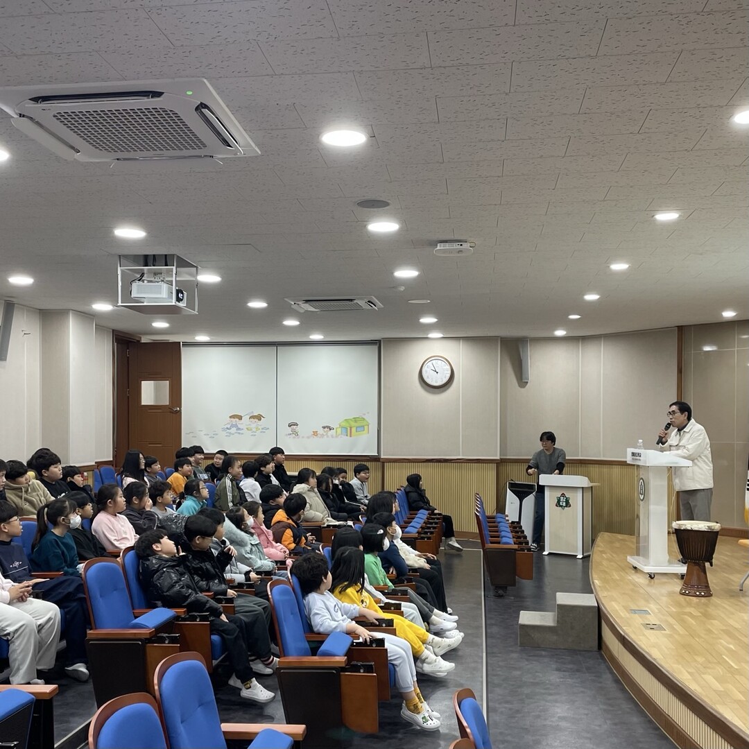 태백시, 지역 명사와 함께한 진로 특강 성황리 개최. 태백시 제공