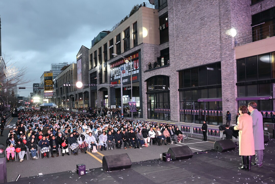 양산시 온골목 온기 페스티벌 사진 (객석 및 상가) 양산시 제공