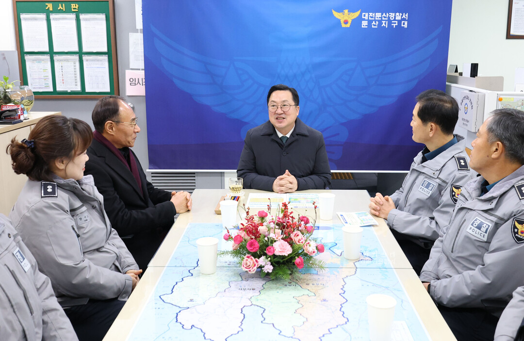 이장우 대전시장, 둔산지구대 방문…연...