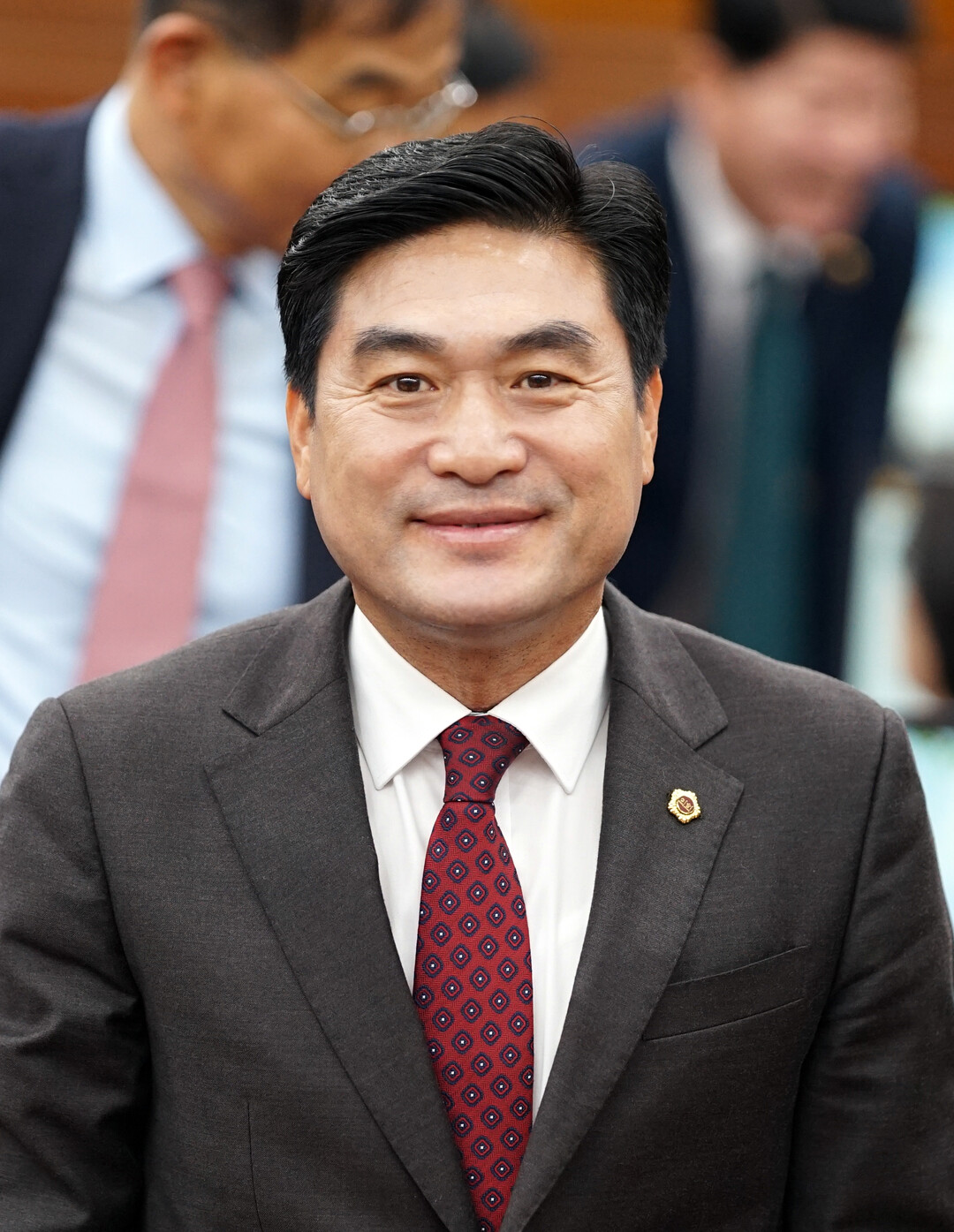 김정수 강원도의원 ‘공무원은 대리 구...