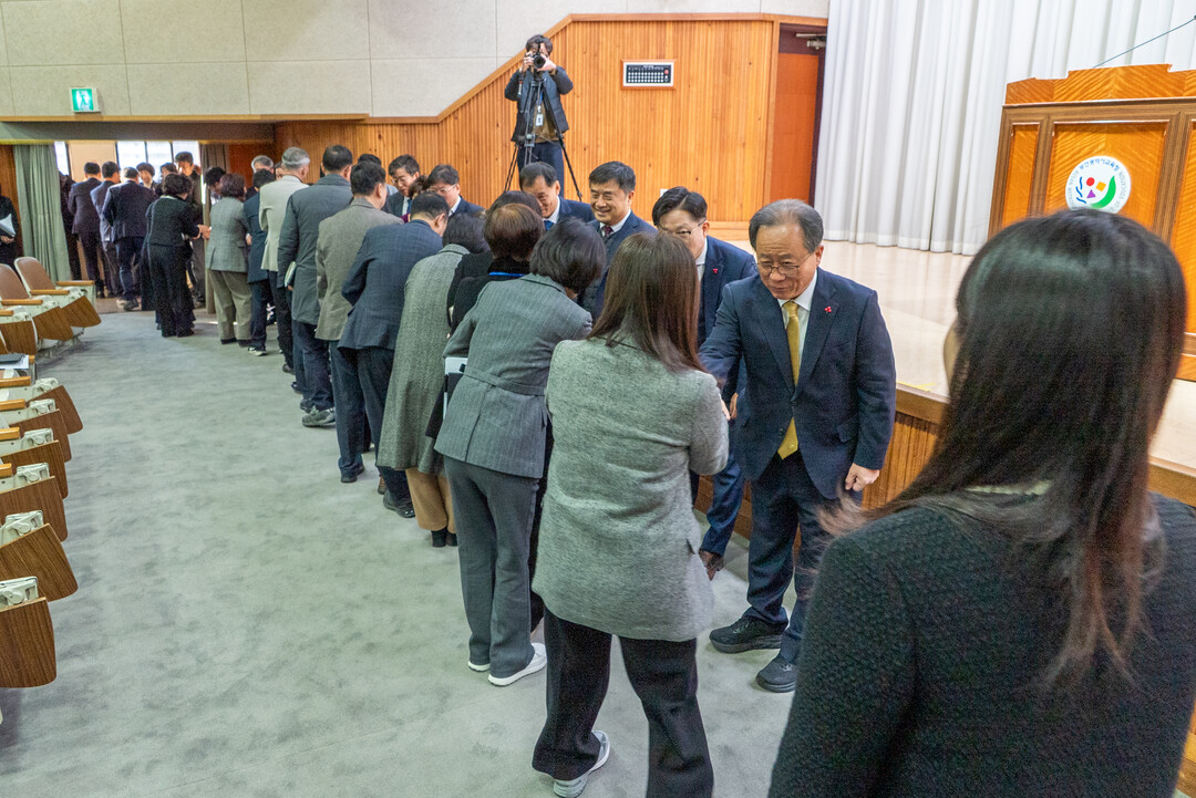 부산교육청, 2026년 시무식 열고 ...