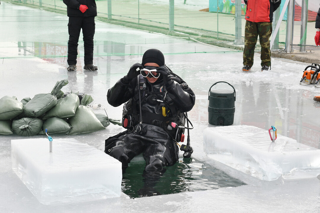  2026 화천산천어축제 강원특별자치도-화천군 합동 안전점검이 6일 축제장 일대에서 김진태 강원특별자치도지사, 한기호 국회의원, 안중기 화천부군수, 경찰 및 소방 관계자 등이 참석한 가운데 진행됐다.