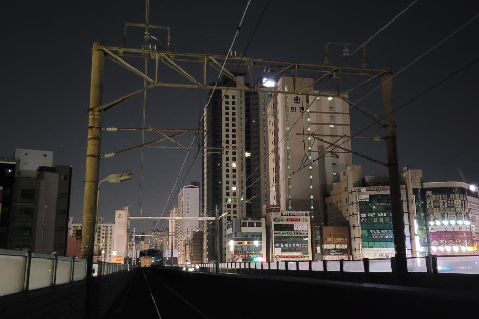 전차선로 지지물 개량 후(강관주). 부산교통공사 제공