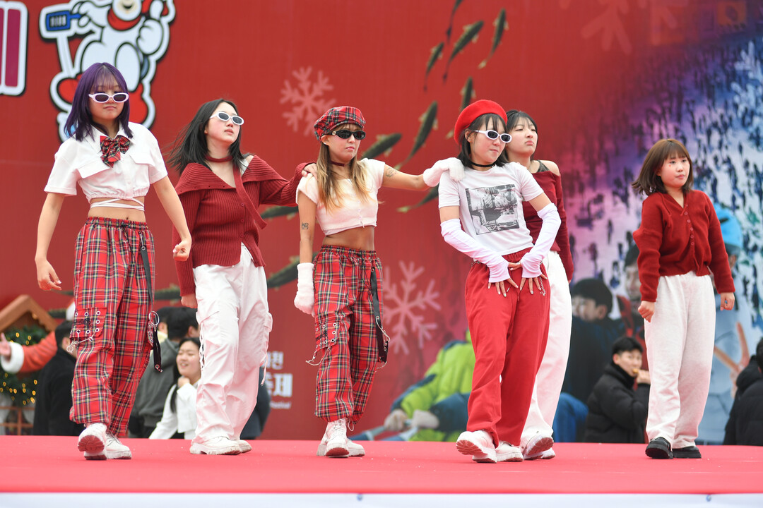 화천산천어축제가 제공한 천사의 날 공연