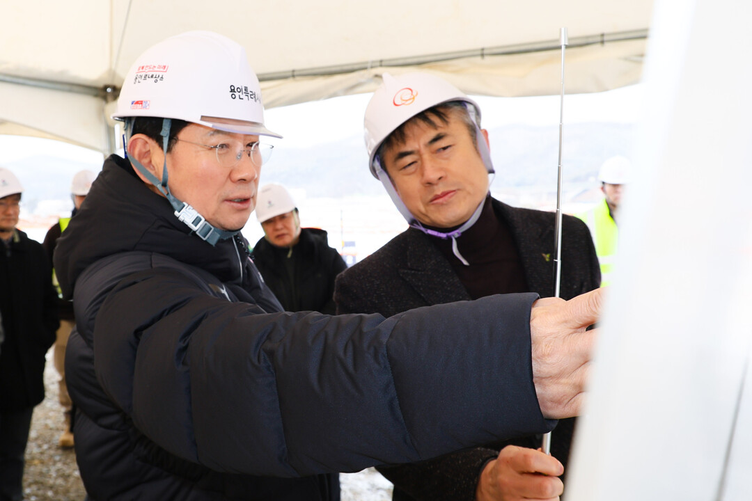 이상일 용인특례시장이 19일 처인구 이동읍에 있는 