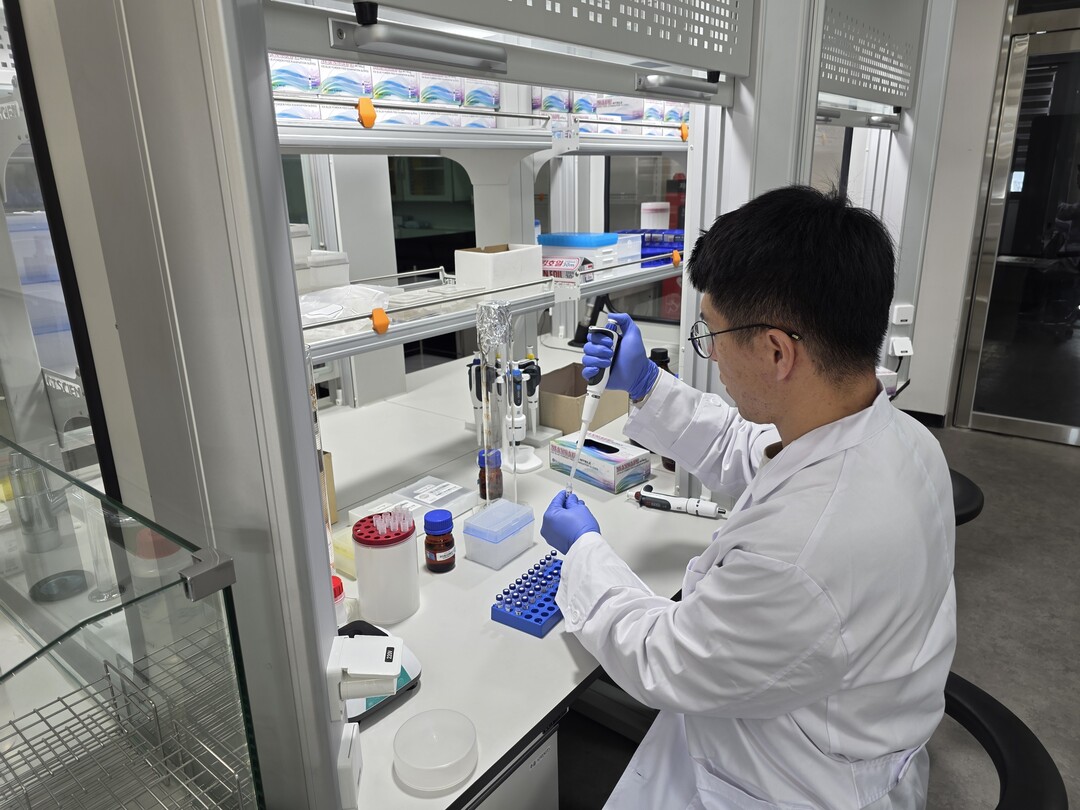 농산물 안전한 먹거리 환경 조성 &lsquo;앞장&rsquo;(실험사진) / 남원시 제공