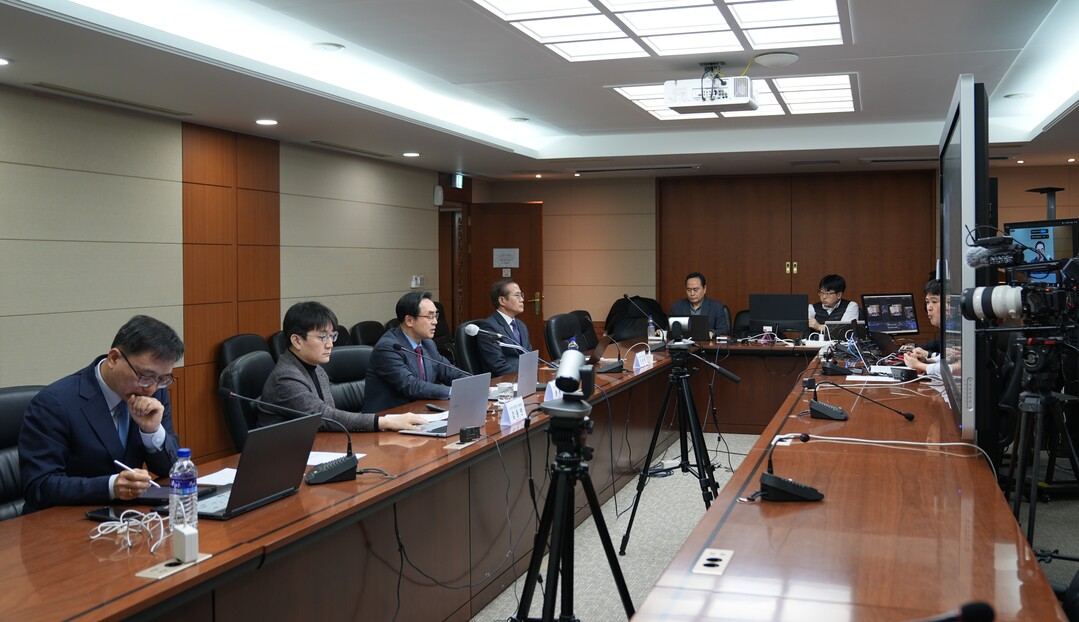 세계평화통일가정연합 성장위원회 정책과제 온오프라인 발표회 전경