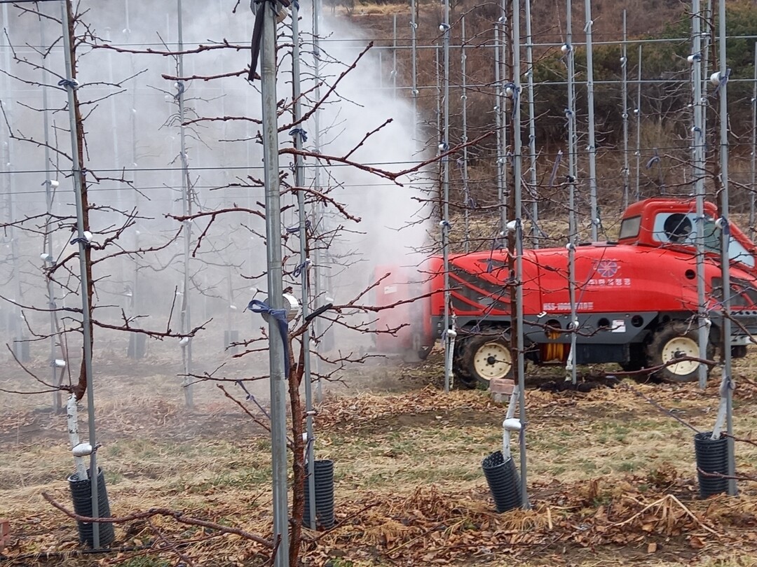 한 해 농사 첫 단추는 병해충 방제부터. 남원시 제공